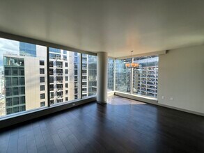 10610 NE 9th Pl in Bellevue, WA - Building Photo - Building Photo