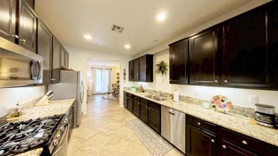 238 Paseo Bravo in Palm Desert, CA - Foto de edificio - Building Photo
