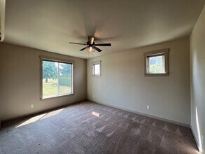 2200 Greenview Cir in Lynden, WA - Foto de edificio - Building Photo