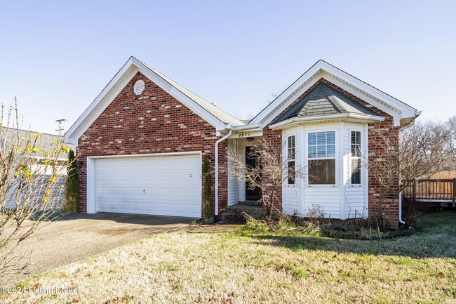 7913 Kenhurst Dr in Louisville, KY - Foto de edificio - Building Photo