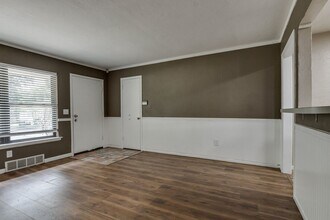 409 E 8th St in Edmond, OK - Building Photo - Building Photo