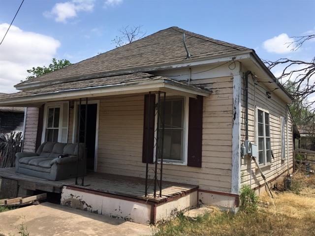 property at 803 S Neches St