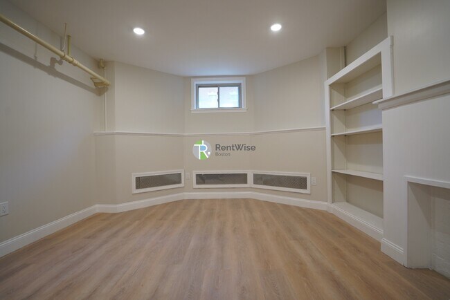10 Beals St
