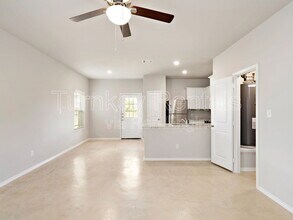 6258 Eddie Way in San Antonio, TX - Foto de edificio - Building Photo
