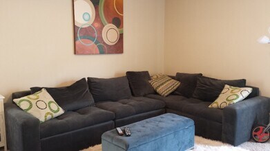 1623 SW Shelby Dr in Lee's Summit, MO - Building Photo - Building Photo