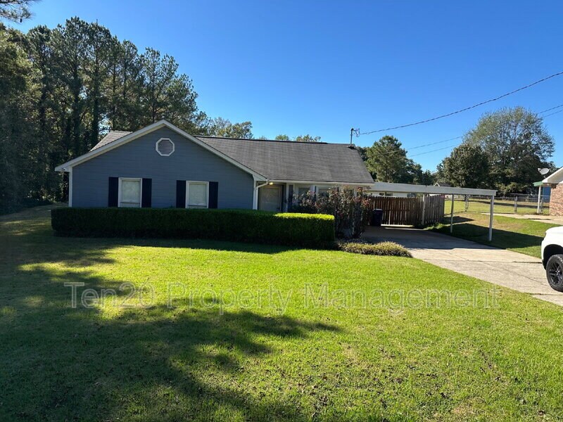 776 Lee Rd 222 in Smiths Station, AL - Building Photo