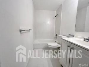 314 Ravens Crest Dr in Plainsboro, NJ - Building Photo