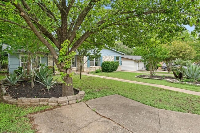 1422 Yorkshire Dr in Austin, TX - Building Photo - Building Photo