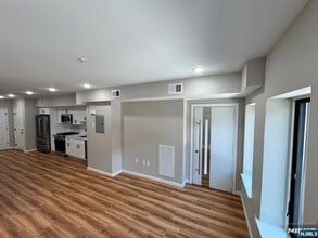 545 Central Ave, Unit 1 in Harrison, NJ - Building Photo - Building Photo