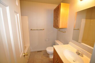 4160 W Bethany Dr in Columbia, MO - Building Photo - Building Photo