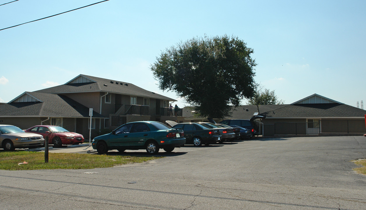 111 Caribbean St in Deltona, FL - Building Photo