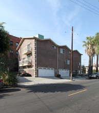 5400 Lexingto Ave in Los Angeles, CA - Building Photo - Building Photo