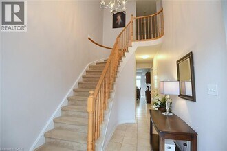 45 Seabreeze Crescent in Hamilton, ON - Building Photo - Building Photo