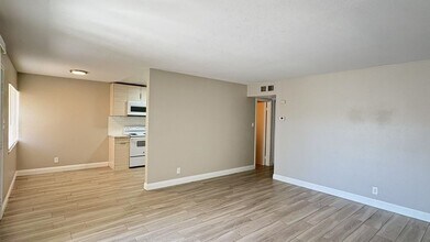 6452 Casada Way in Las Vegas, NV - Building Photo - Building Photo