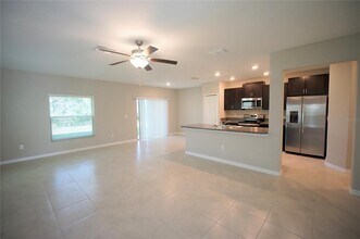 7212 Spring Snowflake Ave in Tampa, FL - Building Photo - Building Photo