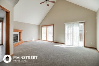 205 N Walker Dr in Raymore, MO - Foto de edificio - Building Photo