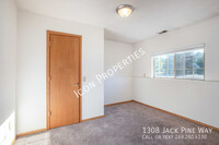 1308 Jack Pine Way photo'