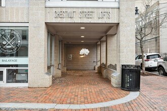 21 Chestnut St in Portland, ME - Building Photo - Building Photo