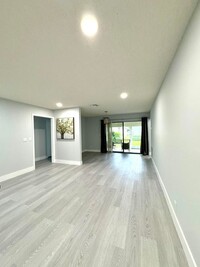 9740 Pecan Tree Dr in Boynton Beach, FL - Building Photo - Building Photo