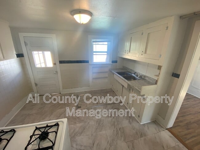 510 E Lewis St in Laramie, WY - Building Photo - Building Photo