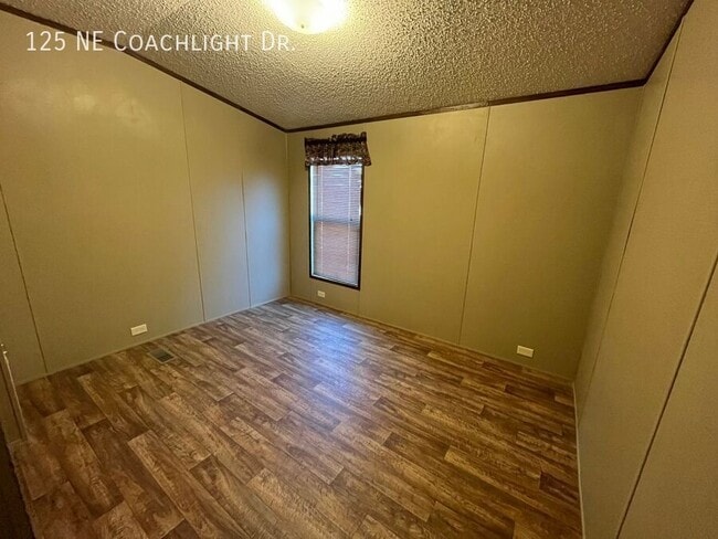 125 Coachlight Dr in Topeka, KS - Building Photo - Building Photo