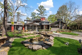 57 Carolane Trail in Houston, TX - Building Photo - Building Photo