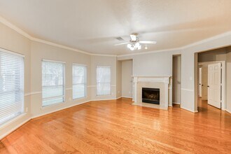 9111 Point Park Dr in Houston, TX - Building Photo - Building Photo