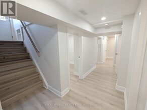 198 Cherrywood Dr in Newmarket, ON - Building Photo - Building Photo