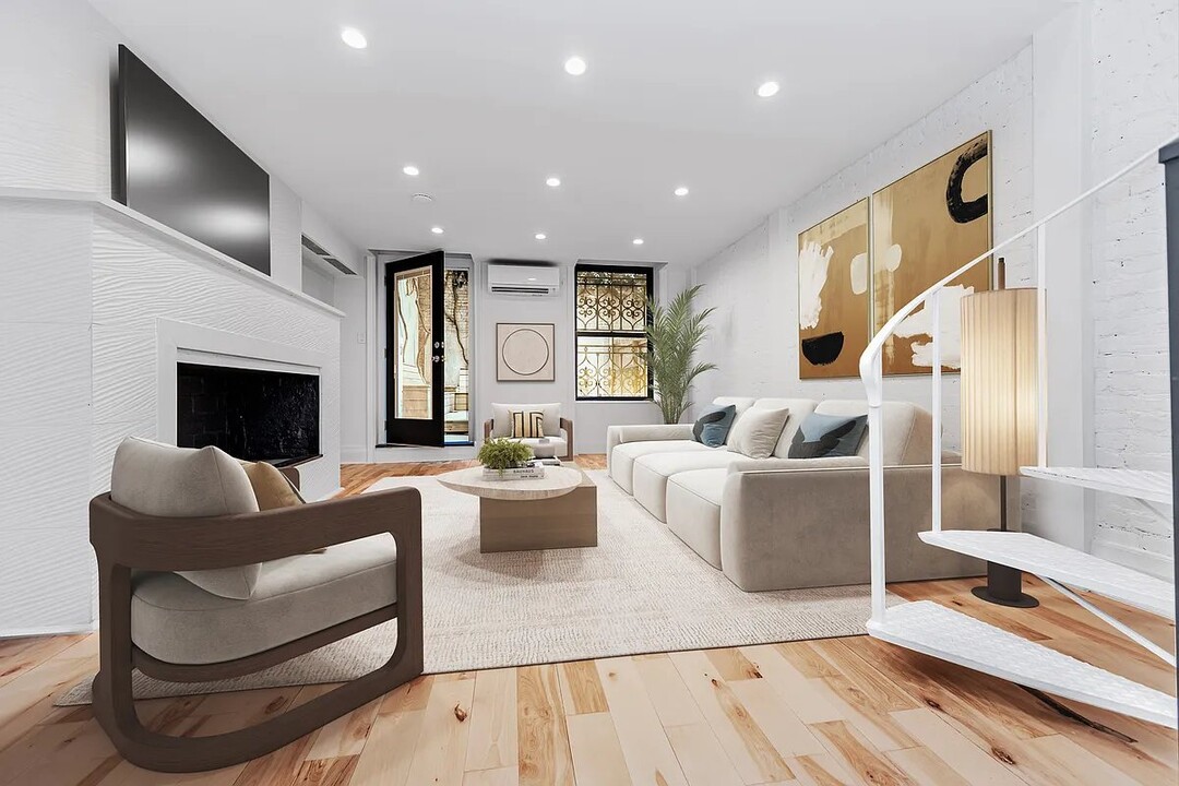 404 W 22nd St in New York, NY - Building Photo