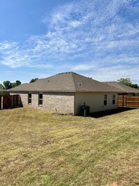 9425 SW 37th St in Oklahoma City, OK - Building Photo - Building Photo