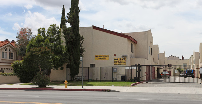 4343 Merced Ave in Baldwin Park, CA - Foto de edificio - Building Photo