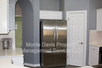 8005 Nairn Dr in Austin, TX - Building Photo - Building Photo