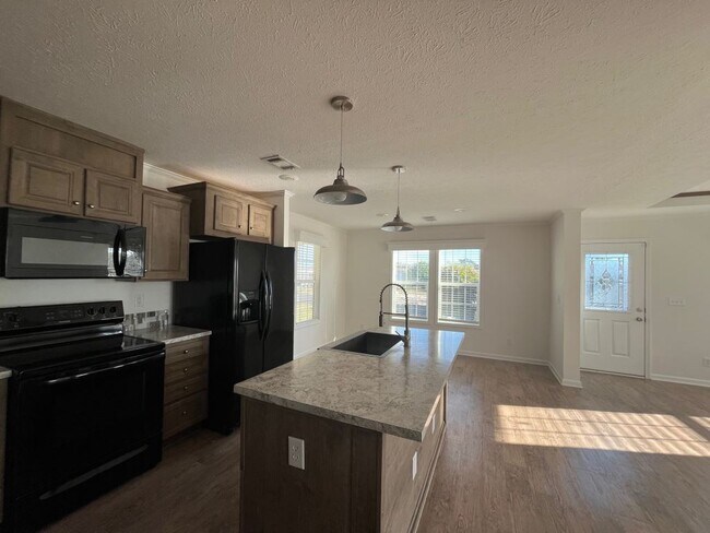 171 Eland Dr in North Fort Myers, FL - Building Photo - Building Photo