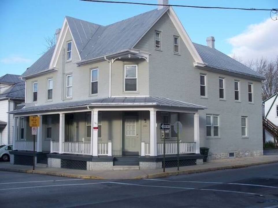 103 N Penn St in Shippensburg, PA - Building Photo