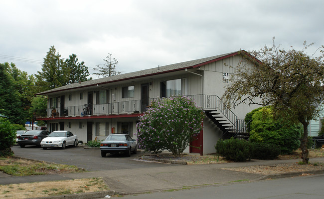 319 C St in Springfield, OR - Building Photo - Building Photo