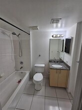 2451 Centergate Dr in Miramar, FL - Building Photo - Building Photo
