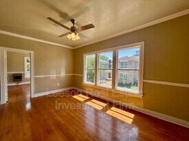 320 College St in Shreveport, LA - Building Photo