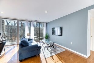 4420 Briarwood Ct N in Annandale, VA - Building Photo