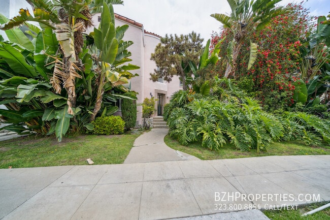 property at 139 S Elm Dr
