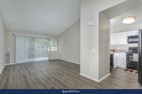 Building Photo - IMT Sorrento Valley Apartamentos in San Diego, California