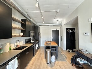 941 W Belmont Ave in Chicago, IL - Building Photo - Building Photo