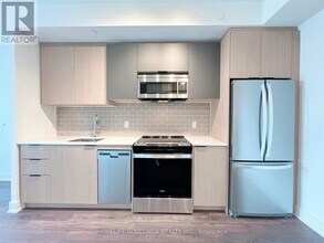 1350 Ellesmere Rd in Toronto, ON - Building Photo - Building Photo