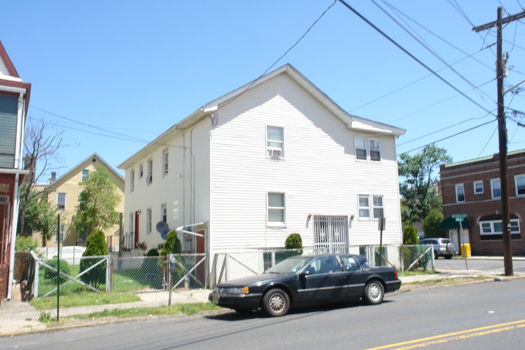 186 Market St in Perth Amboy, NJ - Building Photo