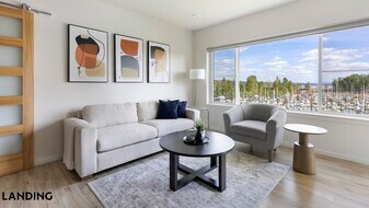 11505 NE Yacht Harbor Dr, Unit C408 in Portland, OR - Building Photo