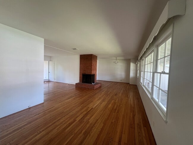 1542 Alameda St in Pomona, CA - Building Photo - Building Photo
