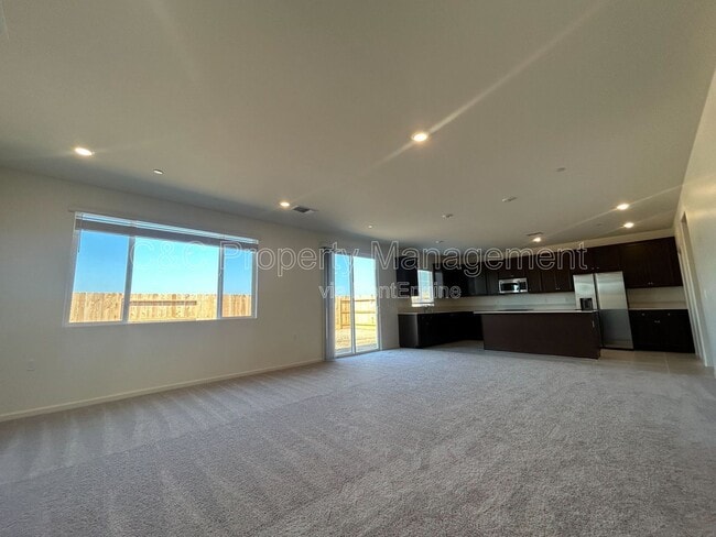 2254 S Sylmar Ave in Fresno, CA - Building Photo - Building Photo
