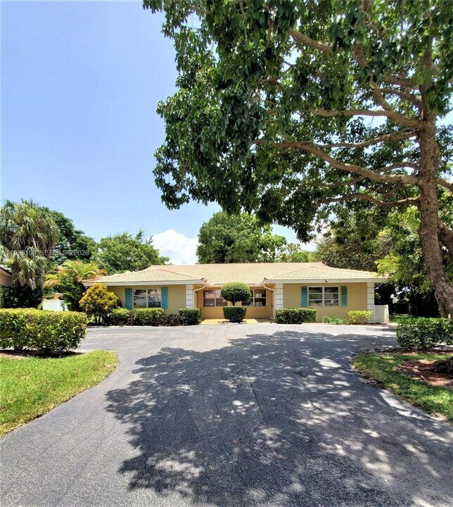 2491 NW 82nd Terrace in Coral Springs, FL - Building Photo