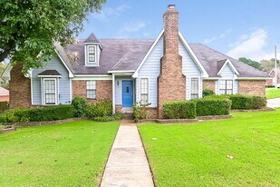 6744 Blue Spruce Dr in Southaven, MS - Building Photo