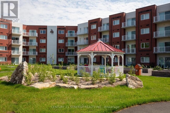 45 Elmsley St S in Smiths Falls, ON - Building Photo - Building Photo