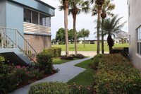 785 Normandy Trail in Delray Beach, FL - Foto de edificio - Building Photo